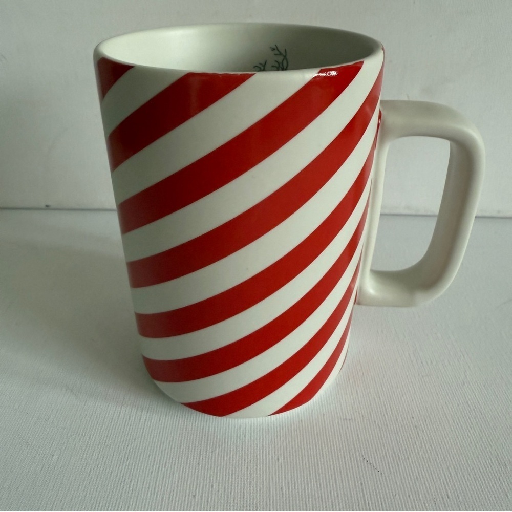 Starbucks 2018 Red Stripe Christmas/Holiday Mug - Picture 4 of 7